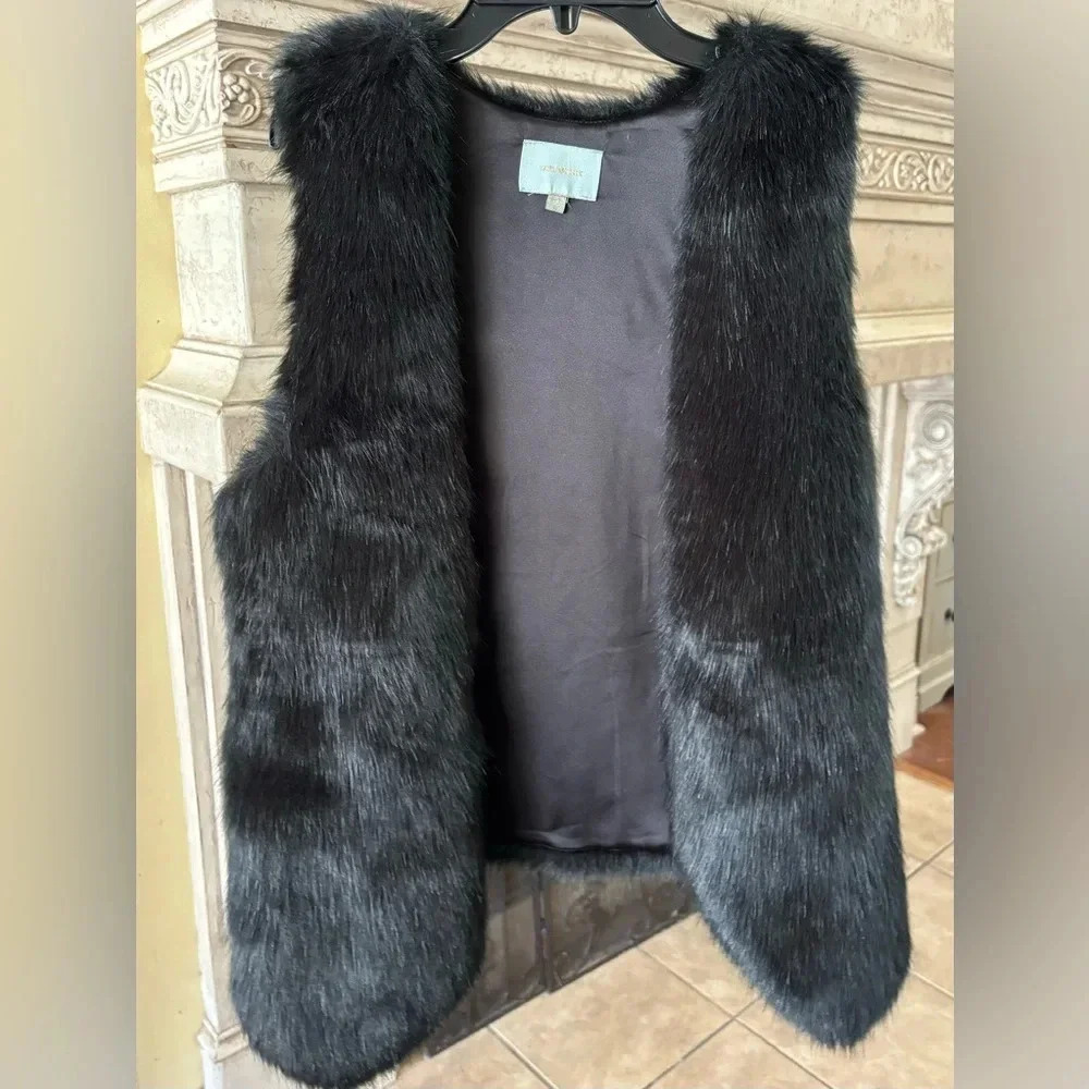 Black Faux Fur Vest Size Small